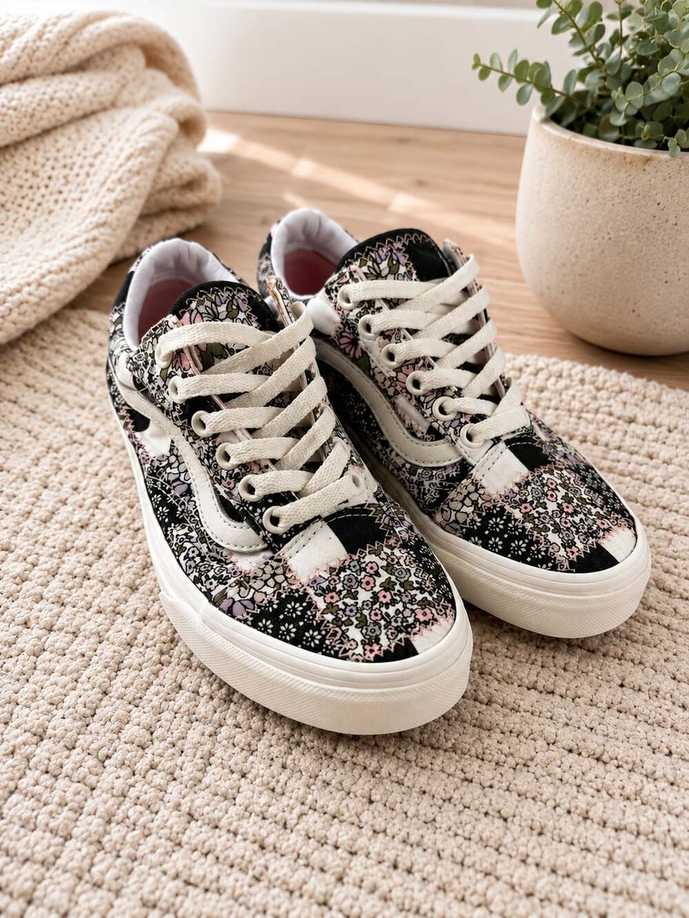 Vans Old Skool Patchwork Floral Sneakers Multi Marshmallow Womens 5.5